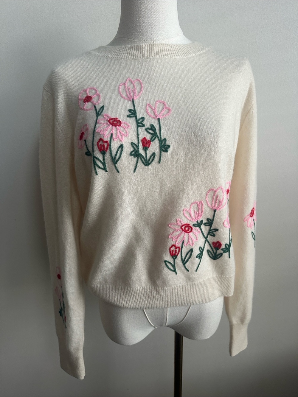 Womens M 100% Cashmere Sweater Embroidered Flowers Ivory Cottagecore Grandmacore
